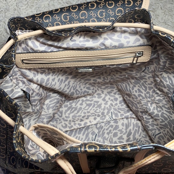 Guess backpack - Picture 4 of 10